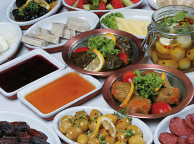 Sahur'da nasıl beslenmeliyiz? - Gün boyu tok tutan yiyecekler...