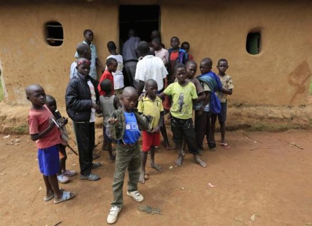 Kenya'da çocukların sünneti için gerçekleştiren gelenek şaşırtıyor.