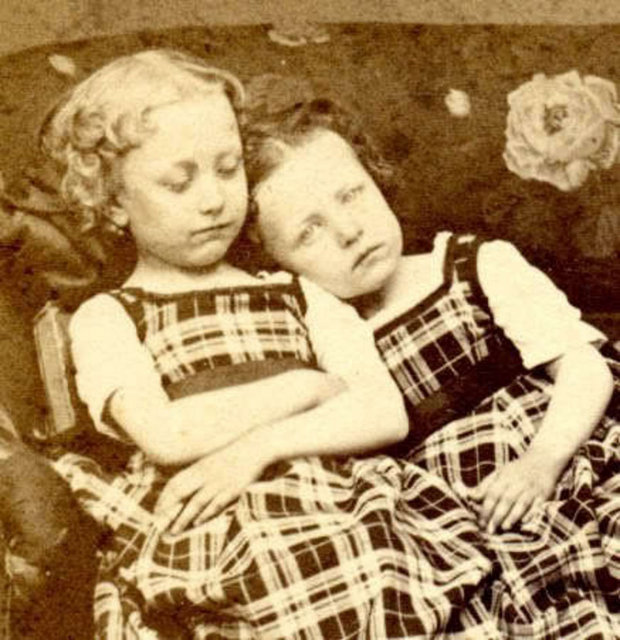 Post mortem fotoğraflarının insanı çeken de bir yanı olduğu söylenir…