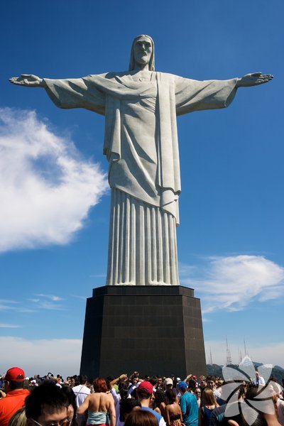 Kurtarıcı İsa Heykeli