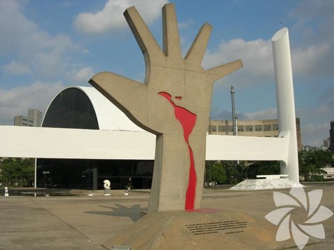 Latin Amerike Anıtı