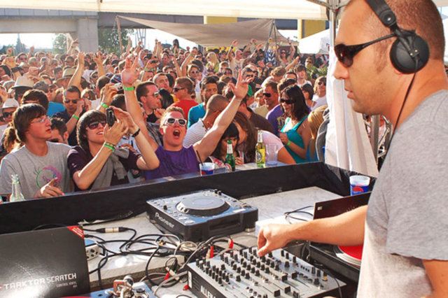 Loft (Yalıkavak): 100 TL harcama zorunluluğu var.