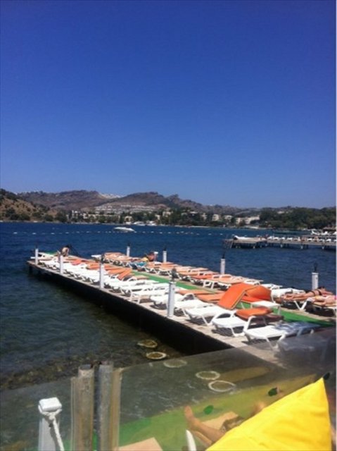 Magi (Yalıkavak): 20 TL harcama zorunluluğu var.