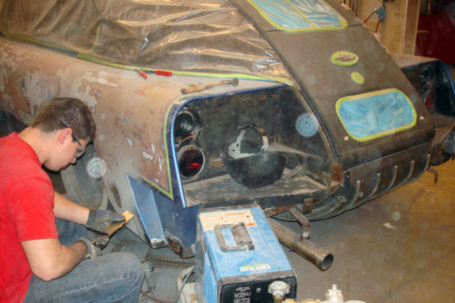 Aslında sınırlı sayıda üretilen bir aracın hurda hali içler acısıydı.