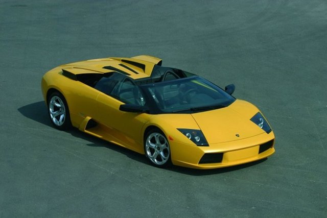 Bizzarini'nin yaptığı motor, 2010 yılında piyasaya sürülen Murciélago modeline kadar geliştirilerek kullanılmıştır.