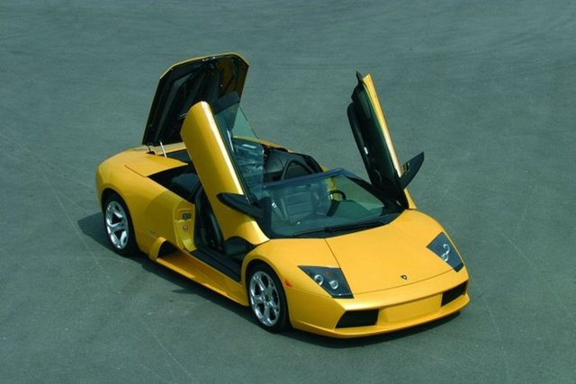 1998'in sonlarına doğru Lamborghini alıcısını buldu. 111 milyon dolara Audi'ye satıldı.