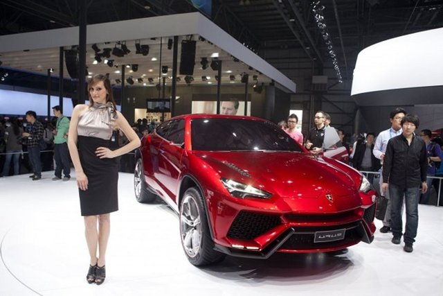 Lamborghini aynı zamanda, 'Urus' adını verdiği SUV tipi arazi araç üretimine de başlamıştır.