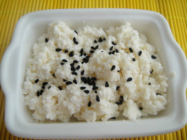 SAHUR 3 -  4-5 yemek kaşığı lor peyniri ile domates, - salatalık, biber üzerine biraz zeytinyağı ve baharat