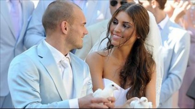 19 Mart 1985'te İspanya-İbiza doğumlu olan Yolanthe'nin babası Xavier barlar,diskotek ve restaurant zincirleri olan zengin bir girişimci olmasından dolayı 'İbiza Kralı' olarak anılıyordu...