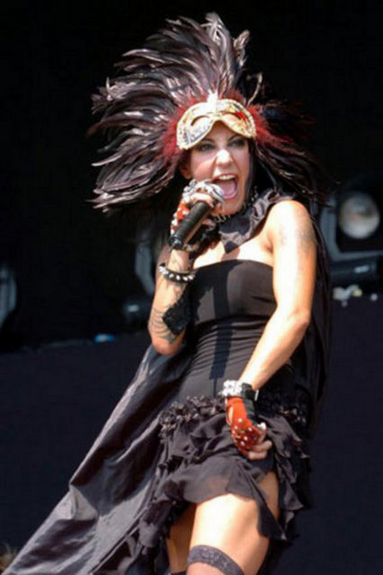 Özlem Tekin - 1,60 cm  -  -