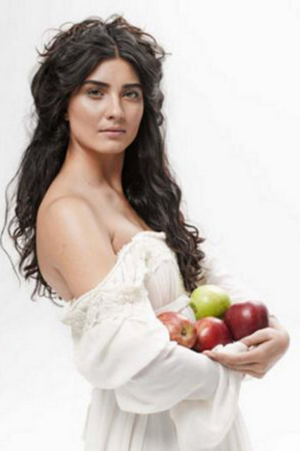 Tuğba Büyüküstün - 1,72  -