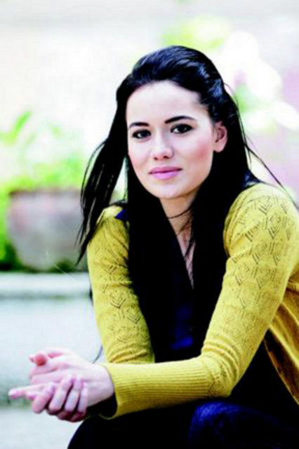 Fahriye Evcen - 1,67  -  -