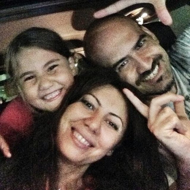 TOYGAR IŞIKLI - Çekirdek aile -