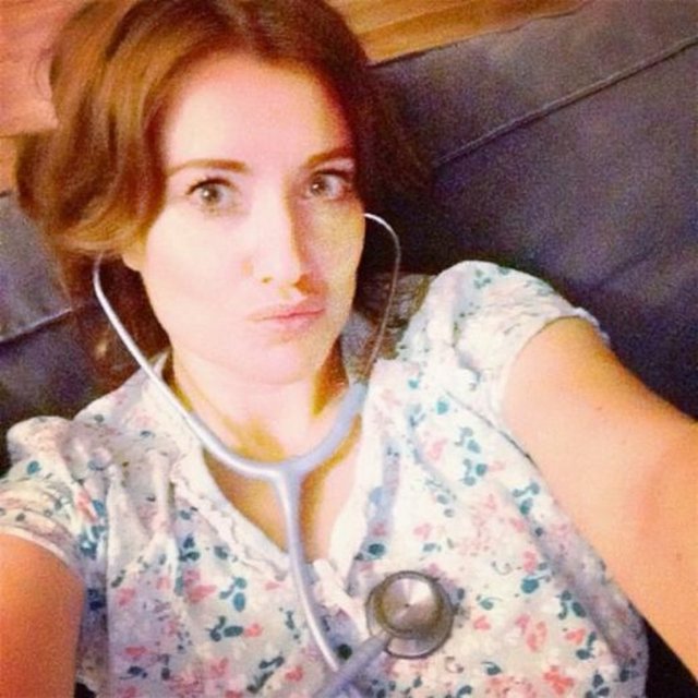 HİLAL CEBECİ - Doktorumun steteskopunu yürüttüm ballarım kalbimi dinliyorum gözlerim açık -  -