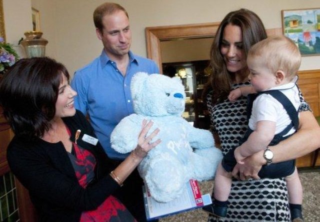 İngiliz Mirror gazetesi, Kate Middleton ile Prens William çiftinin ikinci bebeklerini beklediğini ve bir süredir devam eden iddiaların Clarence House tarafından doğrulandığını yazmıştı.