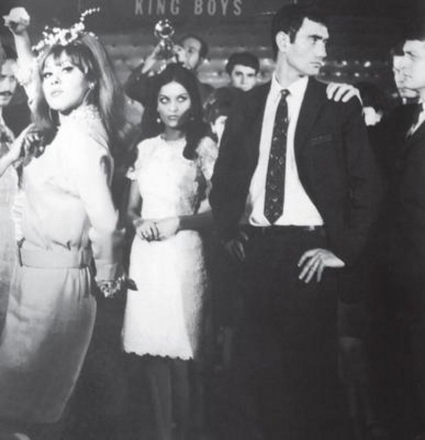 Fikirleri ve filmleri nedeniyle bir çok kez hapis cezası ile yargılanan Yılmaz Güney, 1984'te mide kanserine yenik düşerek hayatını kaybetti. Sinema emektarı ömrünün son yıllarını Paris'te geçirdi.