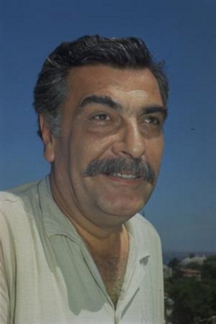 Yeşilçam'a adını altın harflerle yazdıran emektar oyuncu , 1995 yılında henüz 69 yaşındayken yakalandığı amansız hastalığa yenilerek hayata gözlerini yumdu.