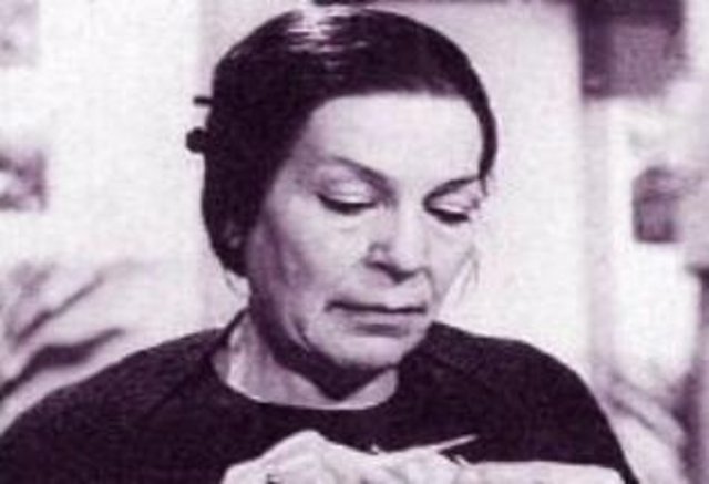 1947 yılında Kerim'in çilesi filmi ile sinemaya adım atan ve sayısız karaktere hayat veren sanatçı, Anadolu kadını tiplemelerindeki başarısıyla adından söz ettirdi.