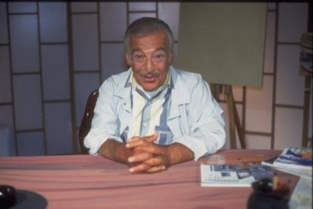 Başrollerinde Ayhan Işık ve Belgin Doruk ile birlikte yer aldığı Küçük Hanımefendi serisi ile dikkatleri üzerine çeken Sadri Alışık, yeşilçam'ın unutulmaz karakterlerinden biri olan Turist Ömer'e yıllarca hayat verdi.