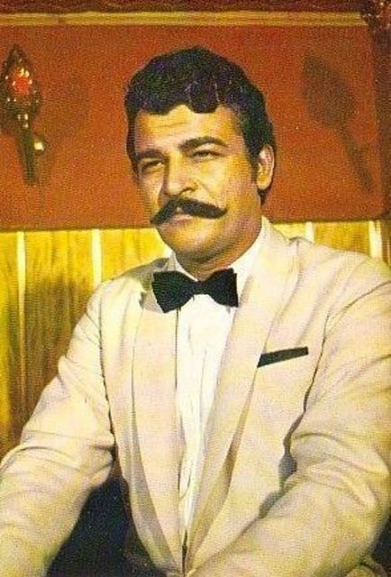 Yeşilçam'ın en başarılı kötü adamları arasına adını yazdıran sanatçı, çeşitli sektörlerde çalıştıktan sonra sinemaya transfer oldu. İnci, başta "Bir Türke Gönül Verdim", "Alageyik", "Büyük Yemin", "Beyaz Mendil","Babanın Oğlu" olmak üzere bir çok filmde rol aldı.