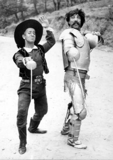 SAMİ HAZİNSES Asıl adı Samuel Uluç olan Ermeni asıllı sanatçı, 1953 yapımı "Kara Davut" filmi sayesinde beyazperdeyle tanıştı.