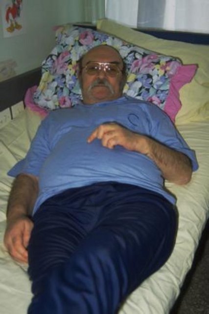 Öztürk Serengil, beyin ödemi sebebiyle iki kez ameliyat oldu. Geçirdiği felç nedeniyle ömrünün son bir yılında yürüyemez duruma gelen sanatçı, konuşma yeteneğini de kaybetti. Büyük usta, solunum sisteminin durması sonucu 11 Ocak 1999 tarihinde İstanbul-Kozyatağı'ndaki evinde vefat etti.