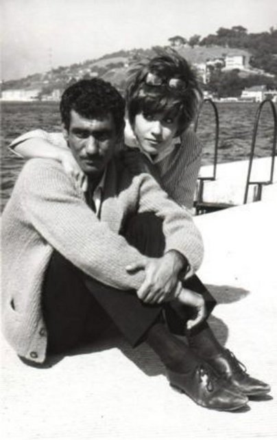 YILMAZ GÜNEY Türk sinemasının duayen isimleri arasında yerini alan Yılmaz Güney 1937 yılında Adana'da doğdu. Üniversite okumak için İstanbul'a giden Güney burada Atıf yılmaz ile tanıştı.