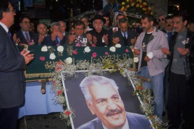 YaklaşıK 300 filmde rol alan ve sinemanın unutulmazları arasına ismini yazdıran sanatçı, 8 Kasım 1998 günü, Samatya SSK Hastanesi'nde hayata gözlerini yumdu.