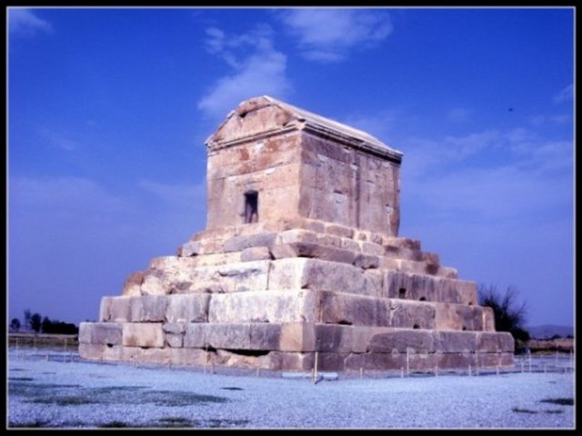 5-Ahameniş İmparatorluğu -  -  - 1. Pers İmparatorluğu. Büyük İskender tarafından ufaltılana kadar büyük olan bu imparatorluk...