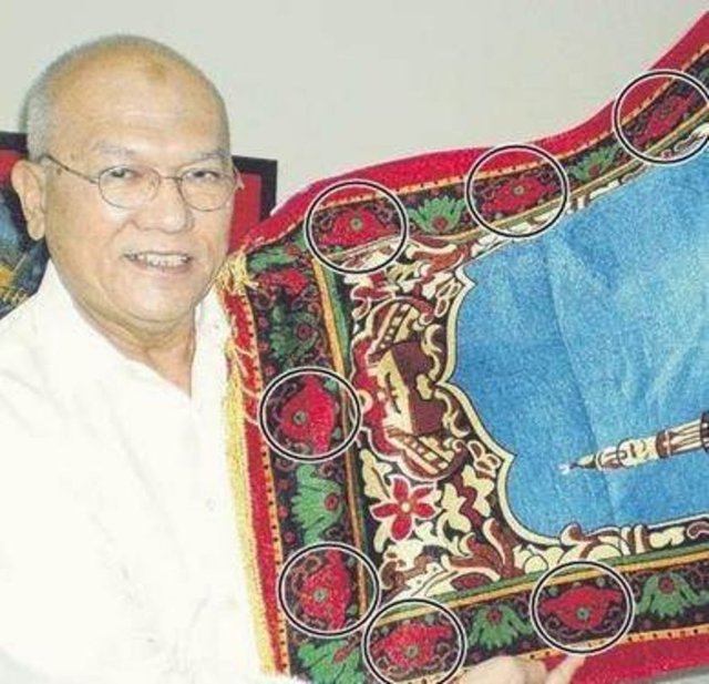 Bu resimde birçok hayvan figürünü görebilirsiniz.