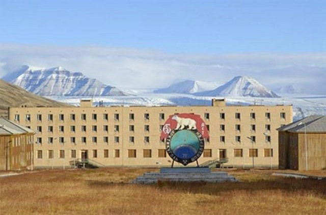 Pyramiden, İsveç