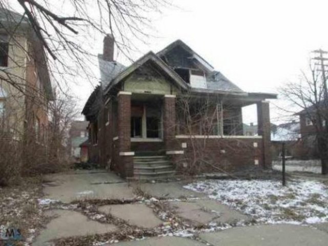 200 DOLAR Grand Street üzerindeki ev 200 dolara alıcı bekliyor. Evde 3 yatak odası, bir banyo yer alıyor...