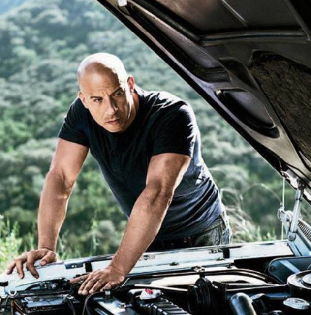 'Hızlı ve Öfkeli' film serisinin ünlü oyuncusu Vin Diesel'in bu halinden eser kalmadı. -