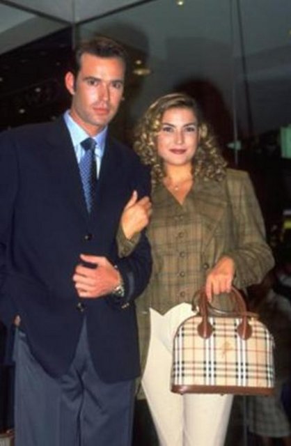 Dönmez'in Sabah Şekerleri'ndeki partneri Murat Başoğlu'ydu.