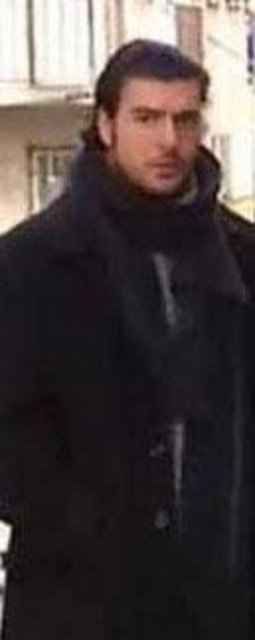 Daha sonra bir çok TV dizisinde rol aldı Petekkaya.