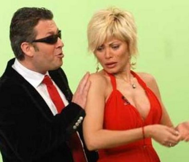 Sever, Metin Şentürk ile birlikte Sabahın Körü adlı bir program da sunmuştu.