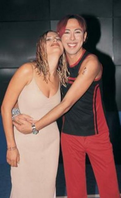 Çekik gözleri bir yana görüntüsüyle de diğer meslektaşlarından ayrıldıyordu Bülent.