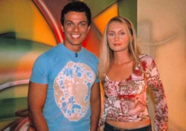 Jess Molho da ilk olarak TV ekranlarında VJ olarak görünmeye başladı.