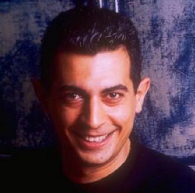 Okan Bayülgen en uzun süre ekranlarda tutunmayı başaran ünlülerden.