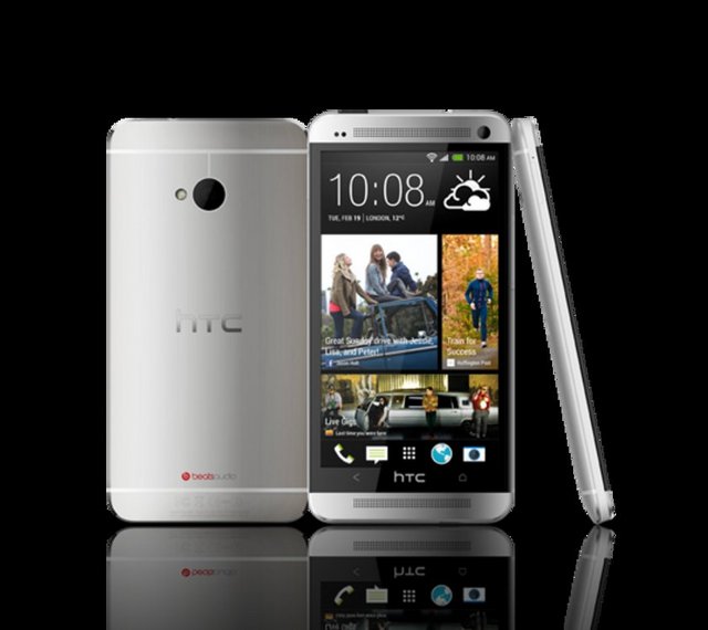 HTC One 4,7 inç dokunmatik ekran, 1,7 GHz dört çekirdekli işlemci, LTE, HSPA, WLAN-n, UltraPixel kamera (Full HD video), 32 GB dahili hafıza; A-GPS alıcı, (HDMI adaptörü için MHL destekli microUSB), Bluetooth, GSM Quad Band. Oldukça yüksek bir donanım puanına sahip olan telefonun fiyatı ise 1.900 TL civarında seyretmektedir.