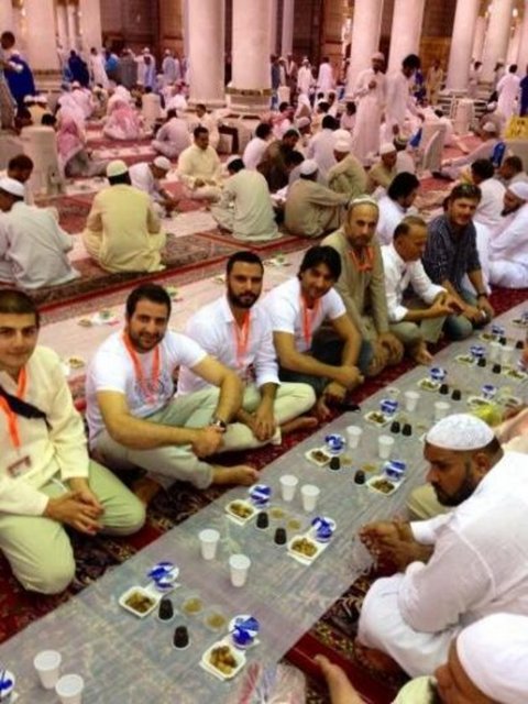 ALİŞAN - Allah'ım sana şükürler olsun ki Peygamber Efendimizin evinde iftar yapmayı nasip ettin. Şükürler olsun