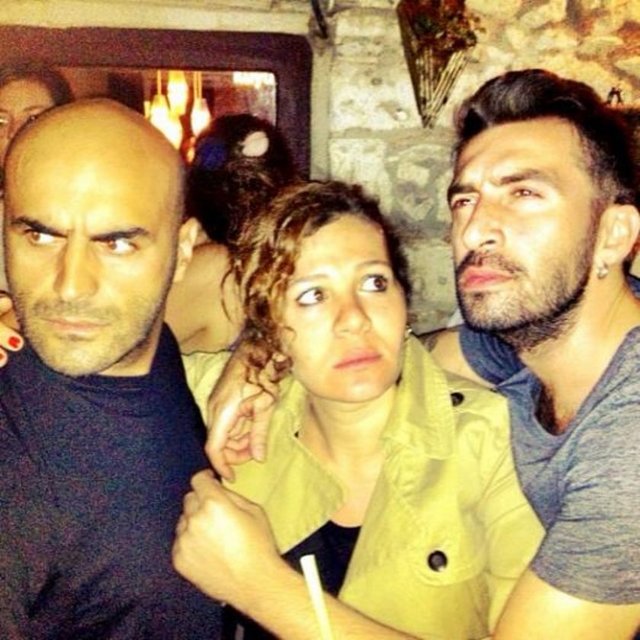 ERDEM YENER - Kız vokalli rock band -