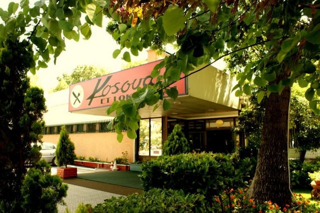 KOSOVA ET LOKANTASI: - Florya yeşillikler içindeki huzurlu atmosferi içerisinde yıllardır aynı kaliteli hizmeti ile müşterilerini ağırlayan Kosova Et Lokantası her gün 11.0-01.00 saatleri arasında açık.