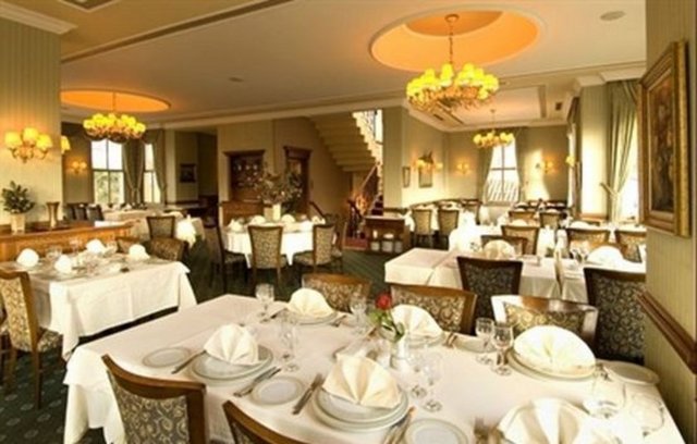 Güneydoğu yöresinden gelen kebap çeşitlerinin yanı sıra  ızgara et çeşitleri yanında, keyfinizi tamamlayan zeytinyağlı meze seçeneklerini de bulabilirsiniz. Mabeyin'de  çocuklu ailelerin de bütün imkanlarını sağlayabilecekleri hizmetler sağlanıyor.