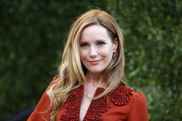 LESLİE MANN
