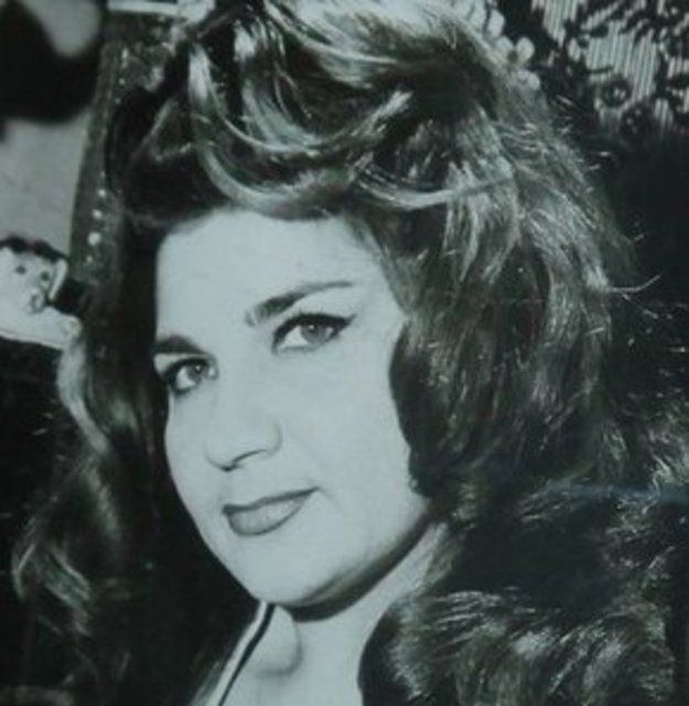 Yeşilçam'ın eski sanatçılarından 82 yaşındaki Muazzez Özdemir, Edirne'deki evinde ölü bulundu.