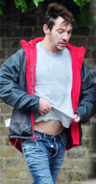 Genç aktör Jonathan Rhys Meyers, bir süre önce perişan bir halde görüntülenmişti. Önceki gün ise tamamen farklı bir halde kelimenin tam anlamıyla'pırıl pırıl' bir şekilde objektiflere takıldı.