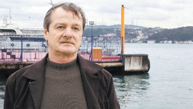 Zeynep Değirmencioğlu'nun emlak ofisinde çalıştı. Şimdi 50'li yaşlarına merdiven dayayan Ömercik, İkinci Bahar dizisinde bir kuruyemişçiyi canlandırdı. Artık, eski parlak günlerinin çok uzağında bir yaşam sürdürüyor.