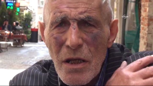 Ömer Ekmekçi, Antalya 15. Altın Portakal Film Festivali'nde en iyi film ödüllü 'Maden'nde ışık şefi olarak ödül aldı. Birçok filmde de ışık şefliğini yapan 76 yaşındaki Ömer Ekmekçi, bin 200 lira emekli maaşıyla geçinemeyince İstiklal Caddesi'nde kağıt mendil satarak yaşamını sürdürüyor. Tarlabaşı'nda oturduğu eve 500 lira kira verdiğini söyleyen ÖmerEkmekçi, kendisine yardım elinin uzatılmasını bekliyor.