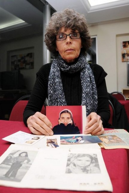 Son gelen mektubunda, babasının evlendiğini, iki de kardeşi olduğunu, çok mutlu yaşadığını yazmıştı. Ben de bu arada birkaç kez iş, ev ve şehir değişiklikleri yapmıştım, kızımın telefon ve adresini kaybetmiştim. İletişim tamamen koptu. DHA